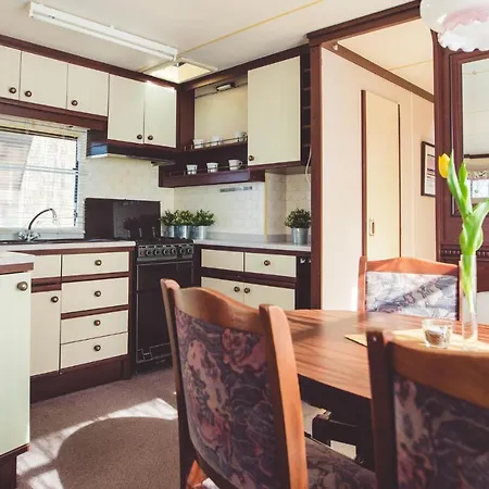 Aldeamento Turístico Ow Mikomania