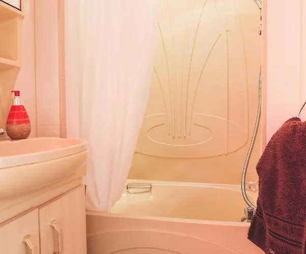 Ow Mikomania 假日公园 哈日科维